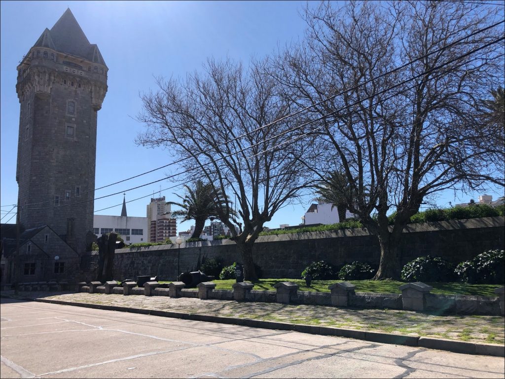 Torre Tanque - Calle Falucho y Mendoza