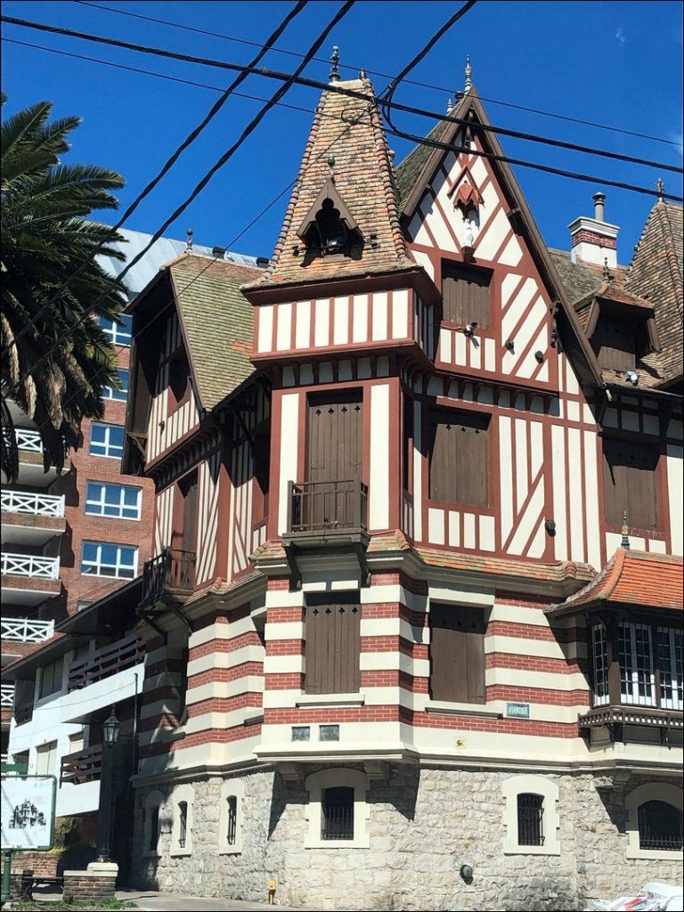 Villa Normandy - Av. Colón y Viamonte